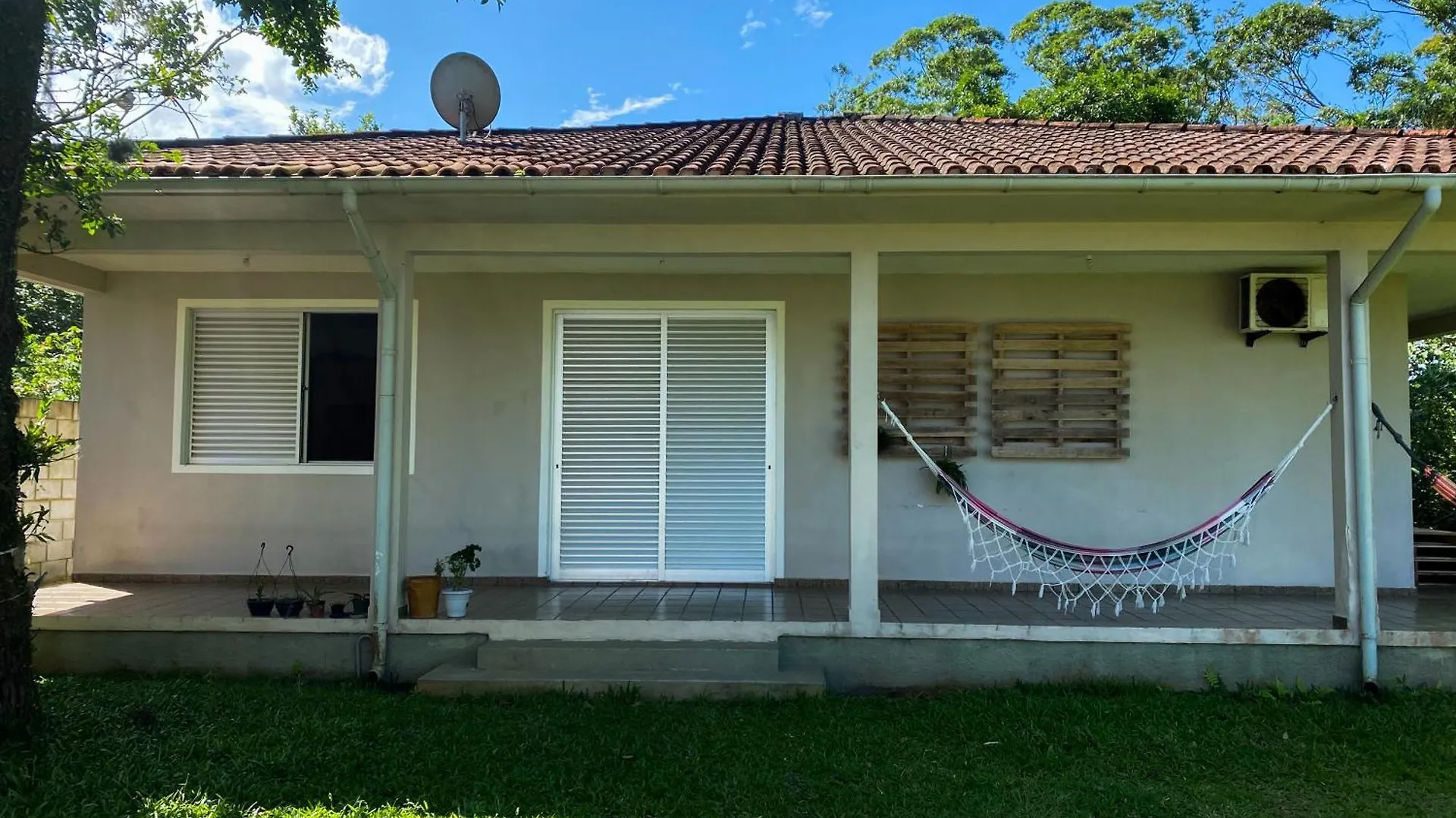 Casa De Frente Para O Mar Na Enseada De Brito Palhoca 0*,